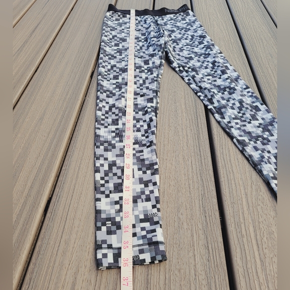 Black, White + Grey Checkered Pro Leggings | Size XS or S | Nike Pro - Picture 4 of 6